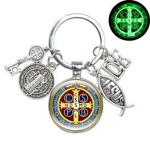 Porte-clés médaillon lumineux Saint Benoît JE T'AIME JÉSUS Pendentif catholique San Benito Porte-clés Bijoux créatifs - Product Image 4