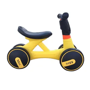 Hot Sale 1-3 Tahun Anak-anak Hadiah Belajar Berjalan Sepeda Skuter Anak Bayi Mini 4 Roda Keseimbangan Pedal Mainan Empat Roda Sepeda