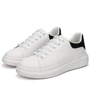 Nuevos Zapatos de Diseñador para Hombre, Tenis Negros de Moda, Zapatos Casuales para Caminar, Estilo Clásico, Zapatos Blancos - Product Image 1