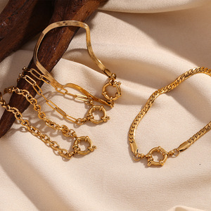 สร้อยข้อมือแบบหลายสไตล์พร้อมตัวล็อคแบบสปริงริง |   สแตนเลสสตีลชุบทอง 18K PVD |   เครื่องประดับกันน้ำไม่หมอง - Product Image 1