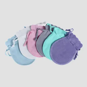 Moda di alta qualità stampa personalizzata 7*9Cm sacchetto di imballaggio di gioielli coulisse Multi colori sacchetto regalo di flanella di stoccaggio del giocattolo