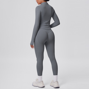 Ensemble haut sans manches léger et imperméable à col montant zippé et leggings push-up pour femmes grandes tailles, idéal pour la gym, les loisirs et le quotidien - Product Image 3