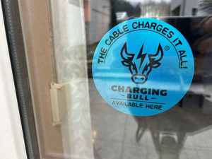 Etiquetas Adhesivas Transparentes de Vinilo con Estampado en Caliente Dorado, Resistentes al Agua, para Impresión Personalizada a Granel, para Logotipos Privados - Product Image 6