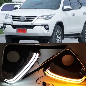 La nuova luce di marcia diurna a LED di nuova progettazione DRL per Toyota Fortuner 2015-2018 che guida la copertura della lampada della nebbia ha condotto il faro dell'indicatore di direzione