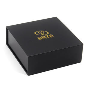 Individuelle Verpackungsbox aus Pappe mit transparentem Fenster und Logo für kieferorthopädische Retainer und Aligner aus dem Dentallabor - Product Image 6