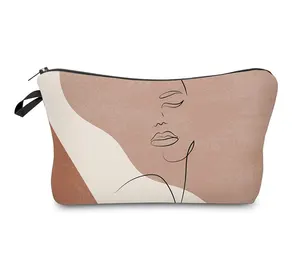 Mini sac de voyage pour femmes, accessoires de voyage personnalisés mignon pour dames, cadeau avec fermeture éclair, petit sac à cosmétiques pour voyage