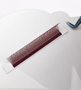 Extensiones de Pestañas <span class=keywords><strong>YYU</strong></span> 3D 4D 5DU Preformadas en Bandejas, Color Borgoña, Forma de Trébol, Estrechas, Curva M, Marca Privada - Product Image 5
