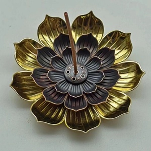 Porte-encens Lotus en métal aromatique pour la décoration de la maison, vente en gros d'encens et de porte-encens - Product Image 3