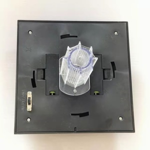 Lampe Solaire Anti-Moustiques Carrée Électrique Portable en Plastique pour Extérieur – Dispositif de Contrôle des Nuisibles - Product Image 1