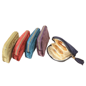 Bolsa de Almacenamiento de Joyas Portátil de Terciopelo Pequeña de Lujo Moderno de Alta Calidad con Cierre de Cremallera para Anillos, Collares y Embalaje de Joyería - Product Image 2