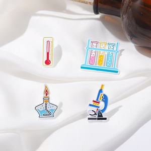 Accesorios personalizados de mochila para manualidades de Metal, broche personalizado para suministros químicos físicos para microscopio de lámpara de Alcohol - Product Image 4