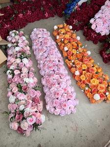 Chemin de table pour mariage, fleurs artificielles en soie, roses artificielles, décoration de mariage, fleurs artificielles roses et oranges - Product Image 1