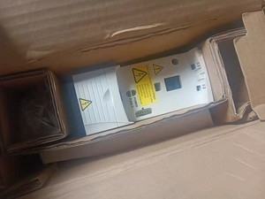 Variador de Frecuencia Variable (VFD) Monofásico ACS355-01E-04A7-2 de 750W y 220V de AB-B - Product Image 2