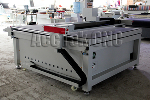 Prix d'usine Couteau oscillant à alimentation automatique pour matériaux multicouches : cuir, tissu, caoutchouc, papier, vêtement, papier peint, fibre de carbone - Product Image 5