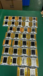 Balise solaire routière à LED double face, étanche et réfléchissante, pour la sécurité routière sur autoroute et asphalte - Product Image 3