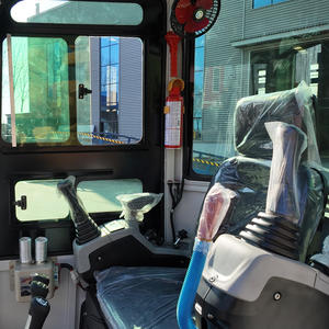 Mini-excavatrice OEM 1.8T avec cabine climatisée, certifiée CE EPA, idéale pour les travaux municipaux et les projets agricoles, livraison gratuite - Product Image 6