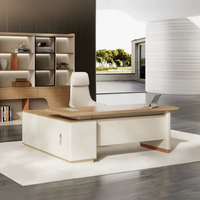 Bureau de direction moderne et minimaliste avec finition en noyer, armoire latérale, design de luxe haut de gamme pour hôpital, usage commercial ou de bureau