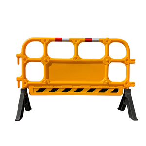 Barrera de Tráfico de Plástico Moldeado por Soplado 1350, Barricada de Plástico HDPE Modular y Conectable para Proyectos Globales, Suministro de Fábrica - Product Image 1