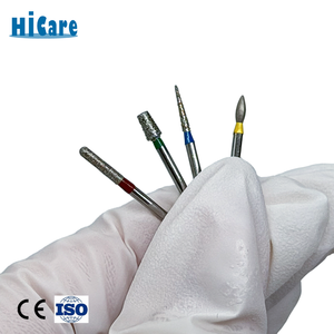 Kit de fraises diamantées FG à code couleur avec plusieurs granulométries pour le travail sur les composites, les céramiques et les travaux de restauration - Product Image 2