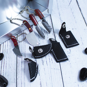 Couteau de poche mini Damas à succès avec étui, idéal pour ouvrir les colis et couper les boîtes - Product Image 4
