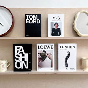 Livres décoratifs pour modèle de chambre, style moderne et luxueux, livres anglais factices pour décoration de chambre - Product Image 2