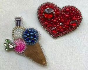 Patch brodé thermocollant personnalisé en gros pour vêtements, patch appliqué personnalisé brodé avec des paillettes et des perles - Product Image 2