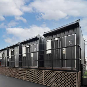 20ft wadah penyimpanan mandiri seluler gudang Shed 40ft unit penyimpanan mandiri portabel dapat ditumpuk dengan pintu rana gulung otomatis - Product Image 2