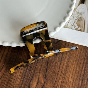 กิ๊บติดผมทรงตรงขนาดกลางแบบ<span class=keywords><strong>เกาหลี</strong></span>เรียบง่าย  วัสดุอะซิเตทหนา  สำหรับ<span class=keywords><strong>ผู้หญิง</strong></span>  ดีไซน์หรูหรา  แบบกิ๊บฉลาม  สำหรับ<span class=keywords><strong>ผม</strong></span><span class=keywords><strong>ทรง</strong></span>ครึ่งรวบ - Product Image 5