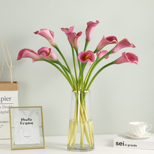 Fleurs artificielles en PVC Calla Lily 30cm-100cm Blanc Rose Jaune Rouge pour la décoration de la maison et les accessoires de mariage - Product Image 3