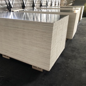 Pannello in <span class=keywords><strong>compensato</strong></span> <span class=keywords><strong>marino</strong></span> 4x8 in pioppo con rivestimento in film E2 per costruzioni di container, edilizia, casseforme e casseforme per calcestruzzo - Product Image 4