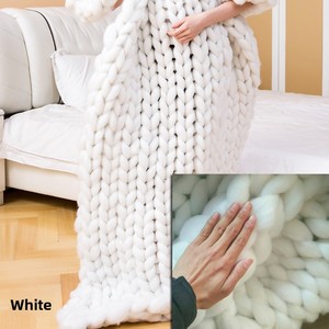 Couverture en tricot épais faite à la main, douce et confortable, tissée en fil épais, pour canapé-lit, décoration intérieure et chaleur hivernale - Product Image 5