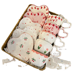 Tasses à café en céramique et porcelaine faites à la main et assiettes en forme de cœur, ensemble de tasses à thé réutilisables, compatibles lave-vaisselle, style café - Product Image 1