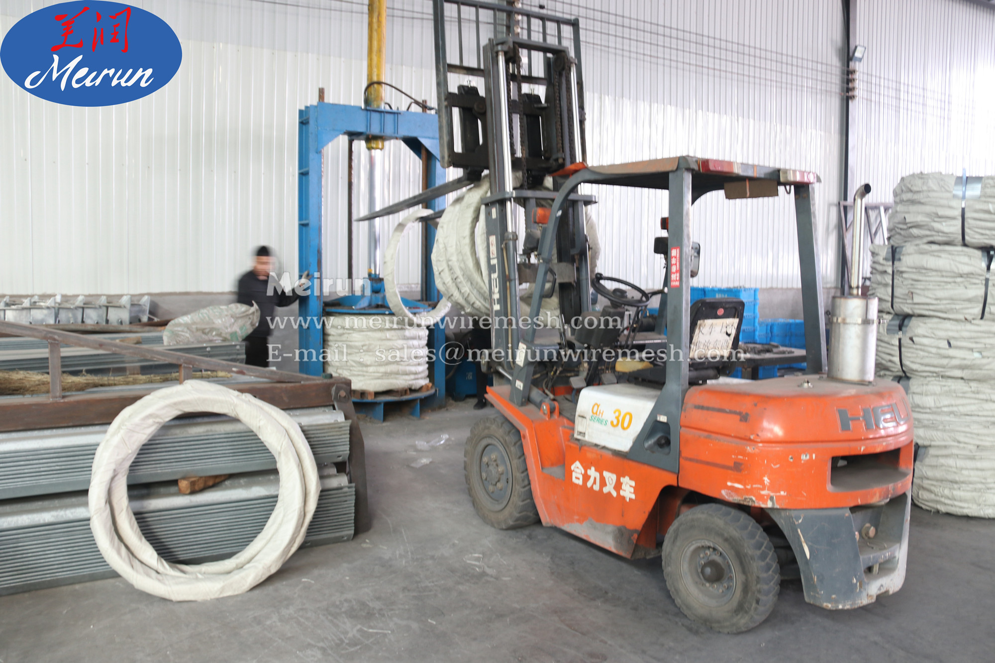Razor Barbed Wire Fence Coiling And Roller Making Machine - Buy Coiling ...