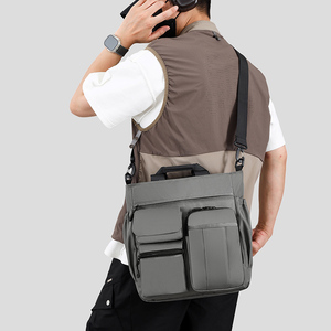 Sac bandoulière messager grande capacité personnalisable en nylon pour homme, idéal pour l'extérieur et les loisirs, vente en gros - Product Image 4