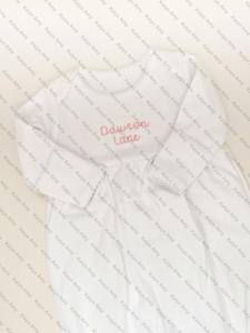 Camicia da Notte Monogrammata per Neonati Unisex con Bordo Picot, Abito da Notte per Bambini 100% Cotone, Outfit per il Ritorno a Casa - Product Image 6