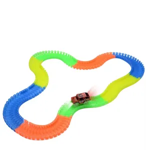 Glow Race Tracks et LED Toy Cars 165/240/360PCs Glow in the Dark Pliable Rainbow Race Track Set STEM Building Toys