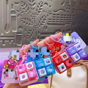 ตุ๊กตาการ์ตูนน่ารักปี 2026 ของเล่นบีบคลายเครียด พวงกุญแจ ของเล่นบรรเทาความเครียด - Product Image 2