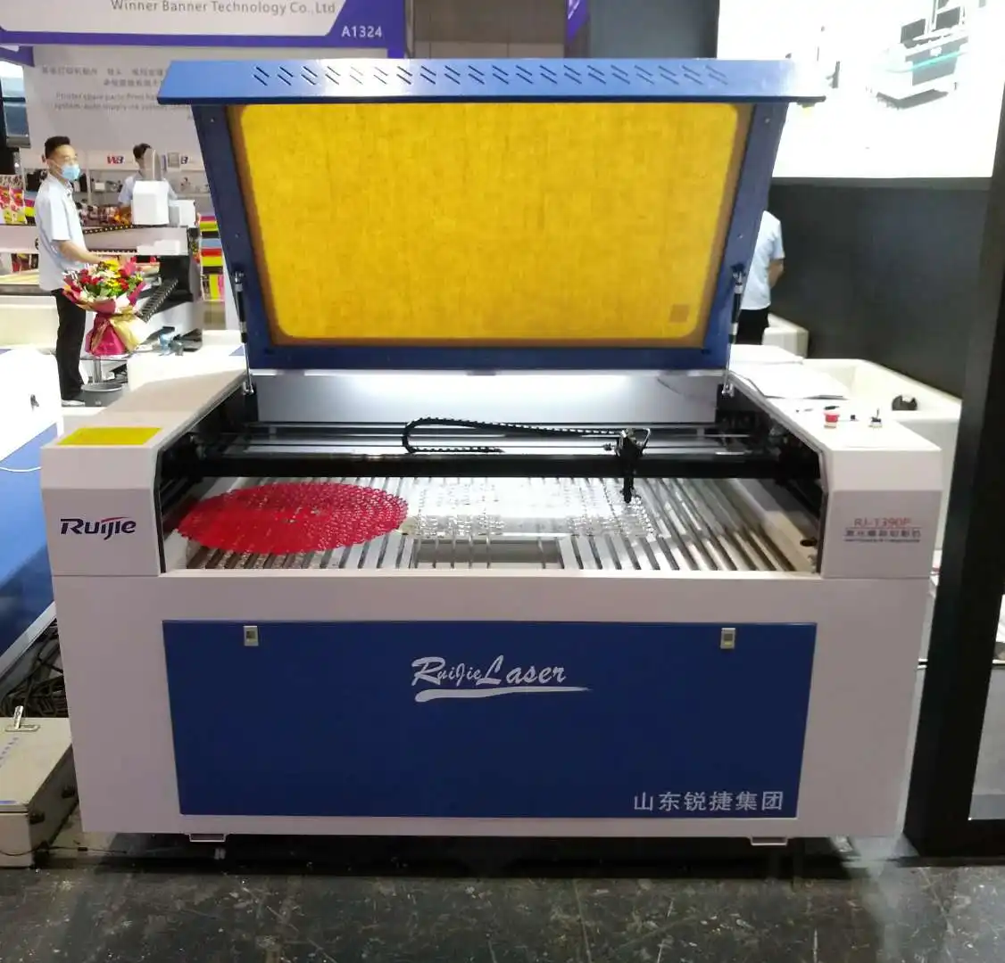 Ruijie Jinan 3d Laser Cutting and Engraving Machine for Acrylic