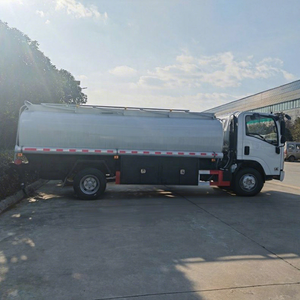 Camion-citerne ISUZU 6000 litres 4x2 à bas prix pour la vente - Product Image 5