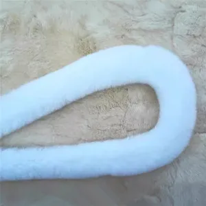 Abrigo de piel de conejo real tejido con moscas blancas - Product Image 1