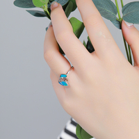 Bagues personnalisées en argent sterling 925 d'inspiration grecque, minimalistes, avec opale et éclat irisé, et artisanat métallique raffiné