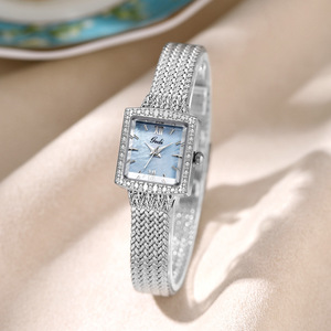 Reloj elegante para mujer, de alta gama, con esfera cuadrada de nácar, estilo vintage, resistente al agua, de cuarzo. - Product Image 1