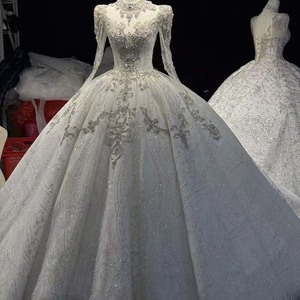 Hz018 Superbe Robe de Mariée Blanche Argentée à Col Bijou, Épaules Pagode, Richement Perlée, Style Baroque, Traîne Longue Jancember - Product Image 1