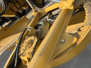 รถเกรดเดอร์มือสอง Caterpillar CAT 140K เครื่องยนต์ CAT C7 แท้ สภาพดี เหมาะสำหรับงานปรับระดับถนน เครื่องจักรก่อสร้าง มีสินค้าในสต็อก - Product Image 4