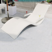 Chaise longue de piscine en plastique PE de style nouveau, pour l'extérieur, pour la piscine