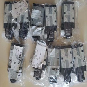 วาล์วควบคุมทิศทาง AVENTICS รุ่น 5711100200 ขนาดพอร์ต 1/2 นิ้ว สำหรับสื่อที่มีอุณหภูมิปกติ - Product Image 1