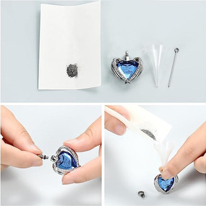 Yeni tasarım <span class=keywords><strong>Pet</strong></span> anıt hediye | Çok renkli kristal kalp kremasyon kolye | Günlük hatırlama için güvenli kül saklama kabı - Product Image 1