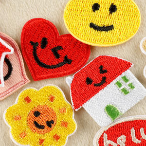 Étiquette brodée <span class=keywords><strong>originale</strong></span>, autocollants en polyester à motifs de dessins animés mignons, fleurs, patchs amusants, accessoires pour vêtements, bagages, téléphone - Product Image 3