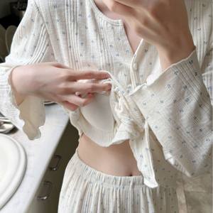 Pijamas con almohadilla para el pecho para mujer Otoño Invierno nuevos pantalones de manga larga delanteros informales transpirables elásticos florales sueltos gruesos <span class=keywords><strong>ropa</strong></span> de casa - Product Image 2
