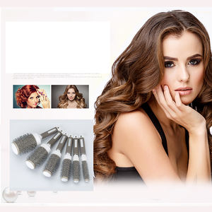 Spazzola Rotonda Professionale per Parrucchieri, per Acconciature Voluminose e Ricci, Pettine Caldo Grigio con Materiale in Nylon per Riccioli - Product Image 4